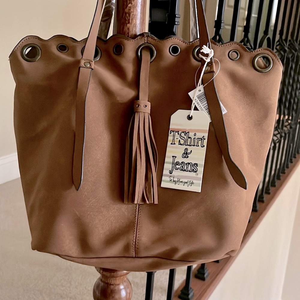 SCALLOPS & GROMMETS BAG